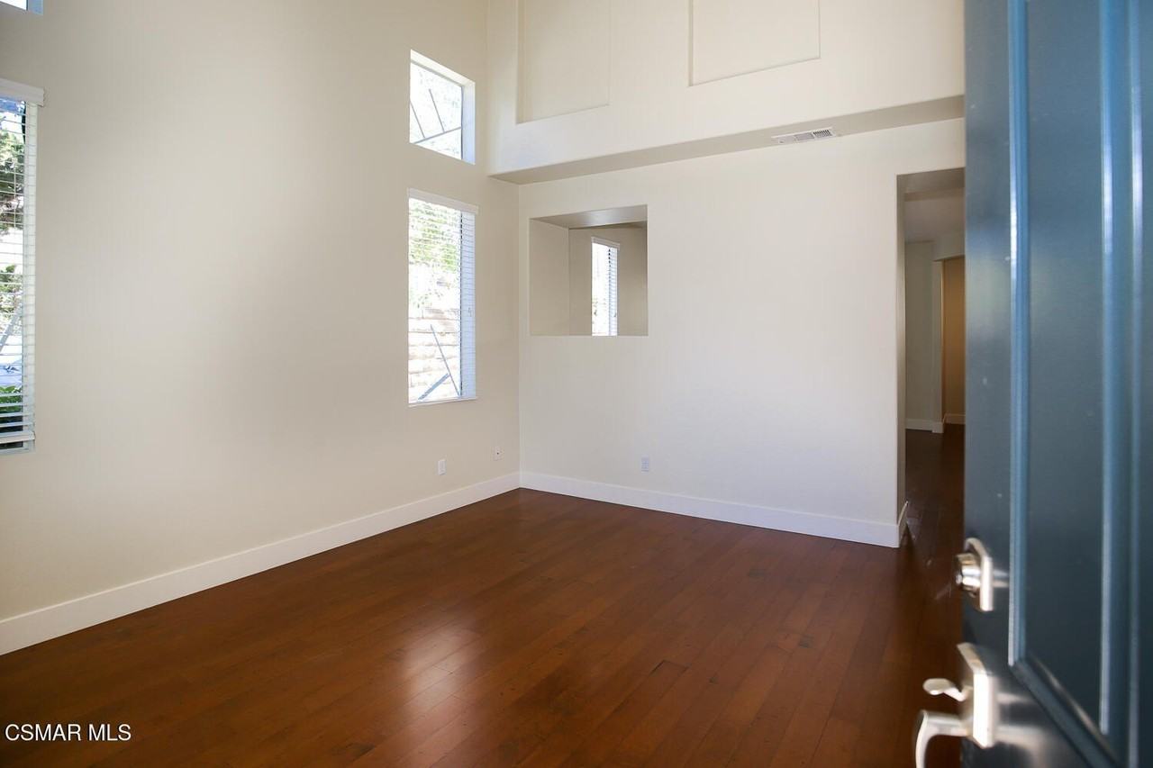 1129 Azalea Way - Photo 4 of 50