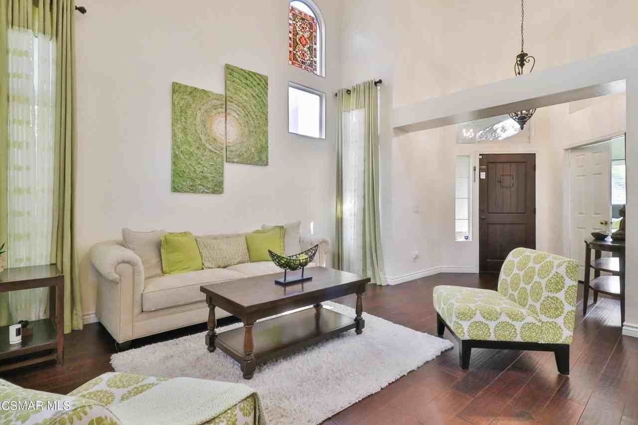 2598 Winthrop Ct - Photo 6 of 33