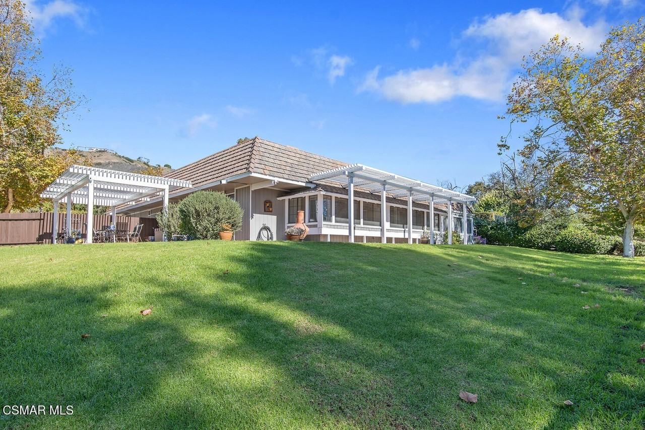 11316 Barranca Rd - Photo 3 of 44