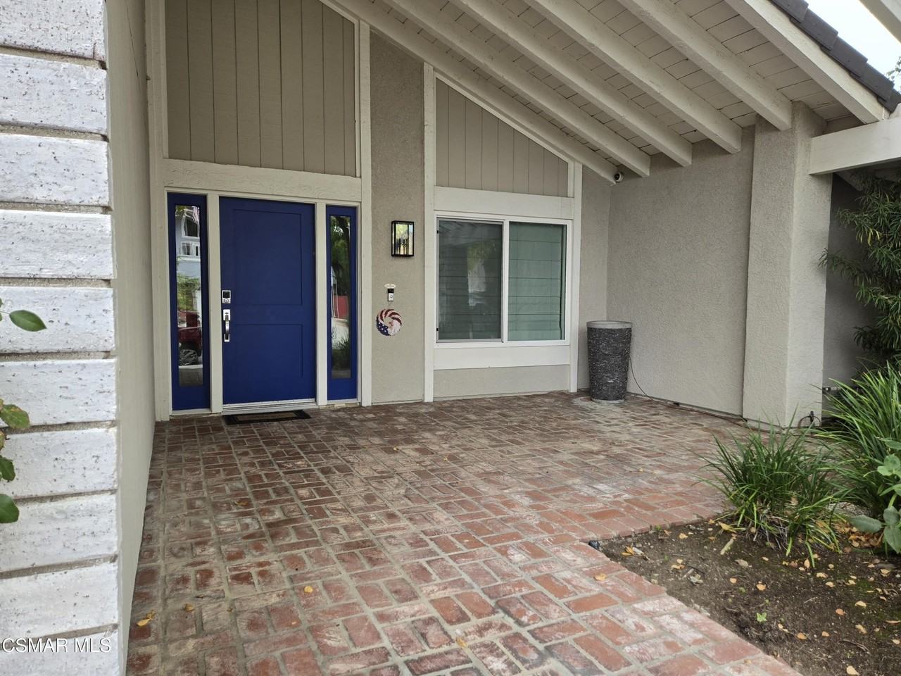 3287 Sierra Dr - Photo 3 of 33