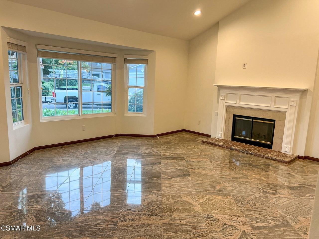 5630 Hurford Ct - Photo 5 of 41