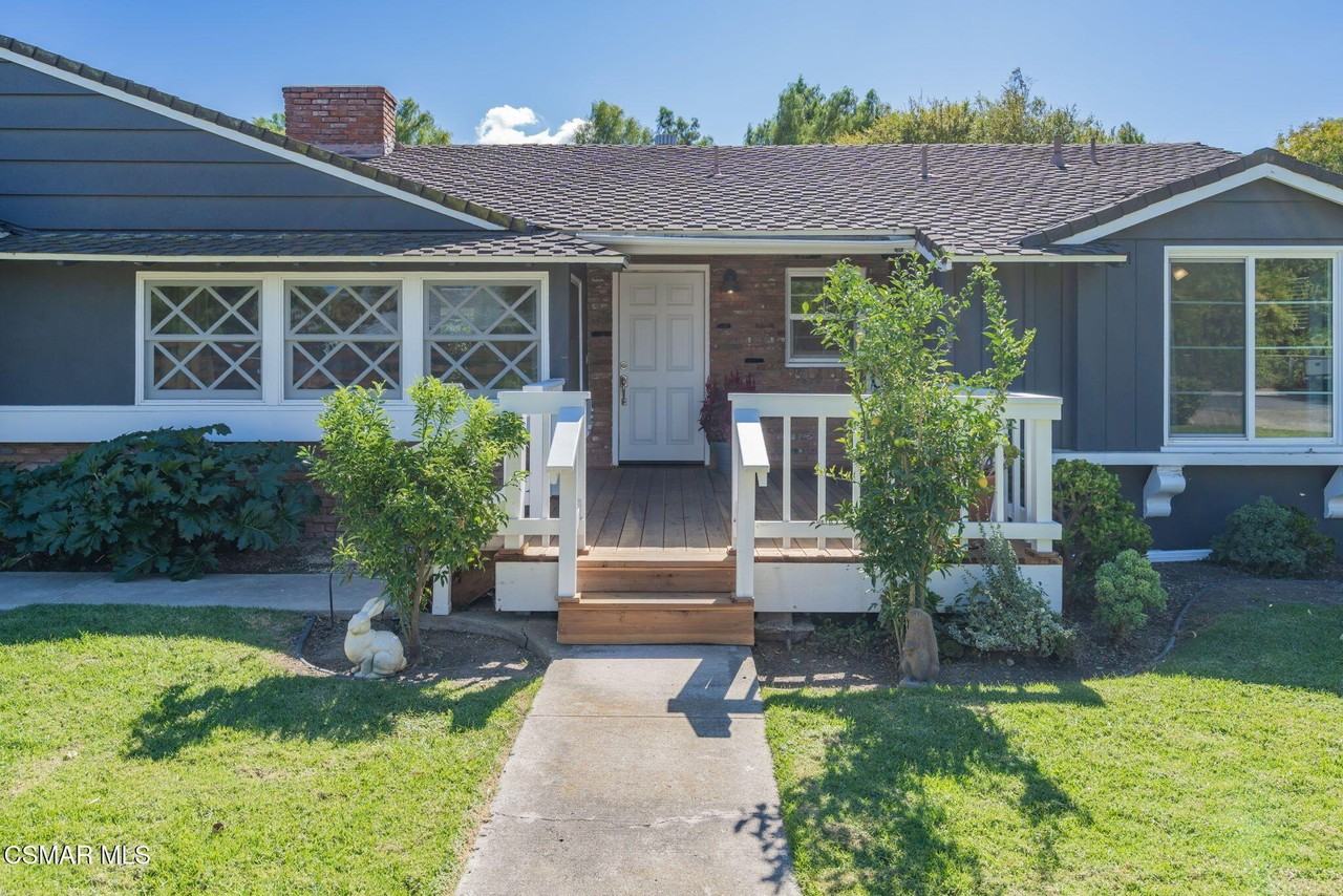 4310 Eve Rd - Photo 3 of 50