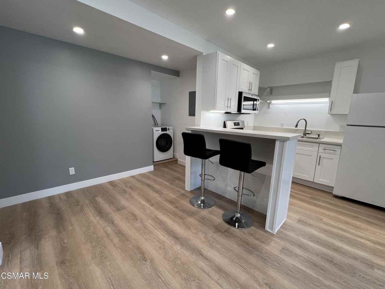 1666 Stoddard Ave - Photo 4 of 17