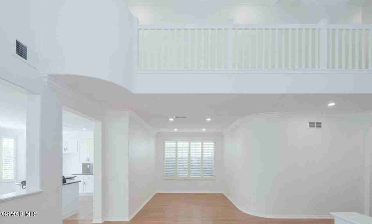 3064 Ferncrest Pl - Photo 3 of 17