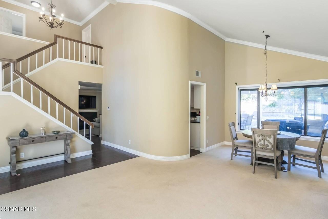 2594 Ridgebrook Pl - Photo 4 of 26