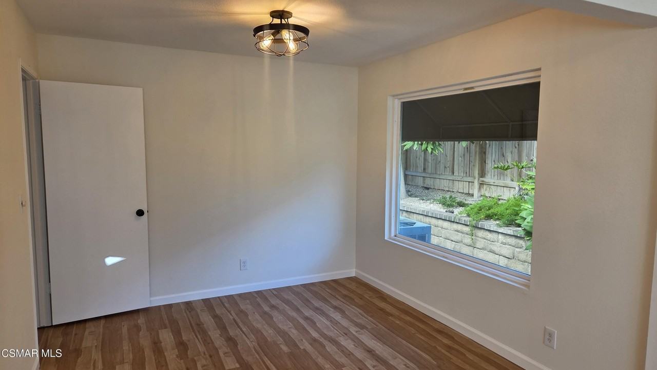 1825 Sweet Briar Pl - Photo 4 of 31