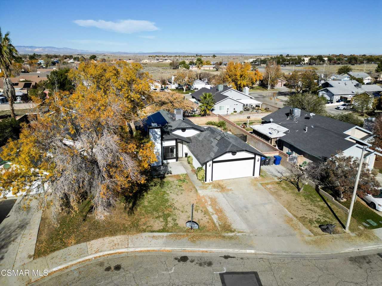 837 Sunrise Ct - Photo 2 of 24