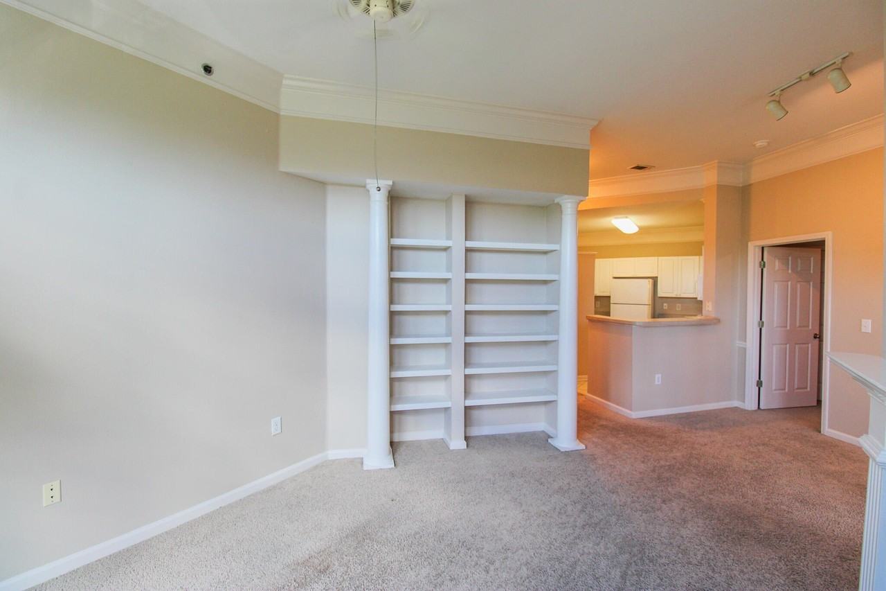 2037 Telfair Way - Photo 3 of 22