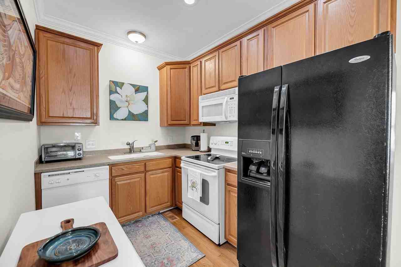 118 Congress St Apt F #F - Photo 7 of 33