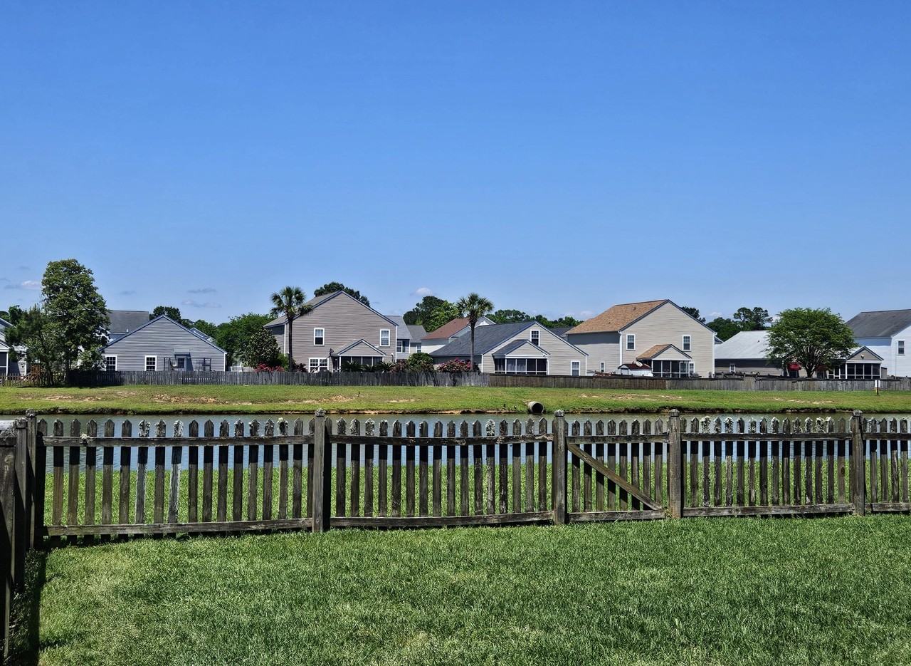 1227 Briar Rose Ln - Photo 3 of 22