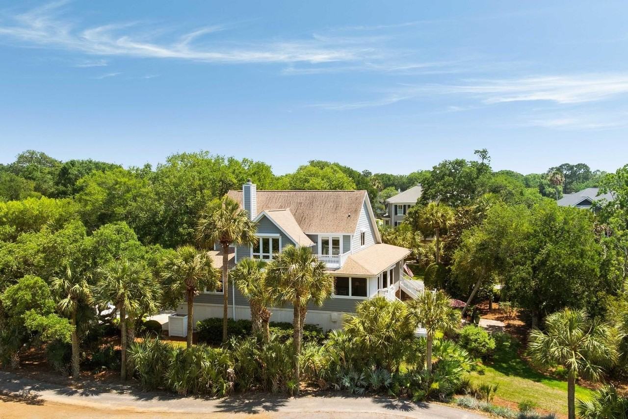 16 Fairway Village Ln - Photo 2 of 21