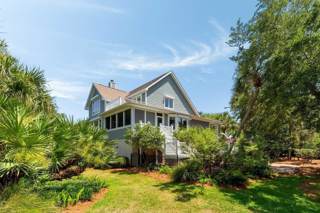 16 Fairway Village Ln - Photo 3 of 21