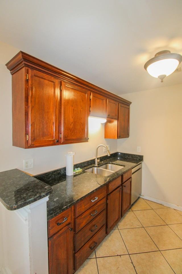 180 Line St Apt C #C - Photo 6 of 14