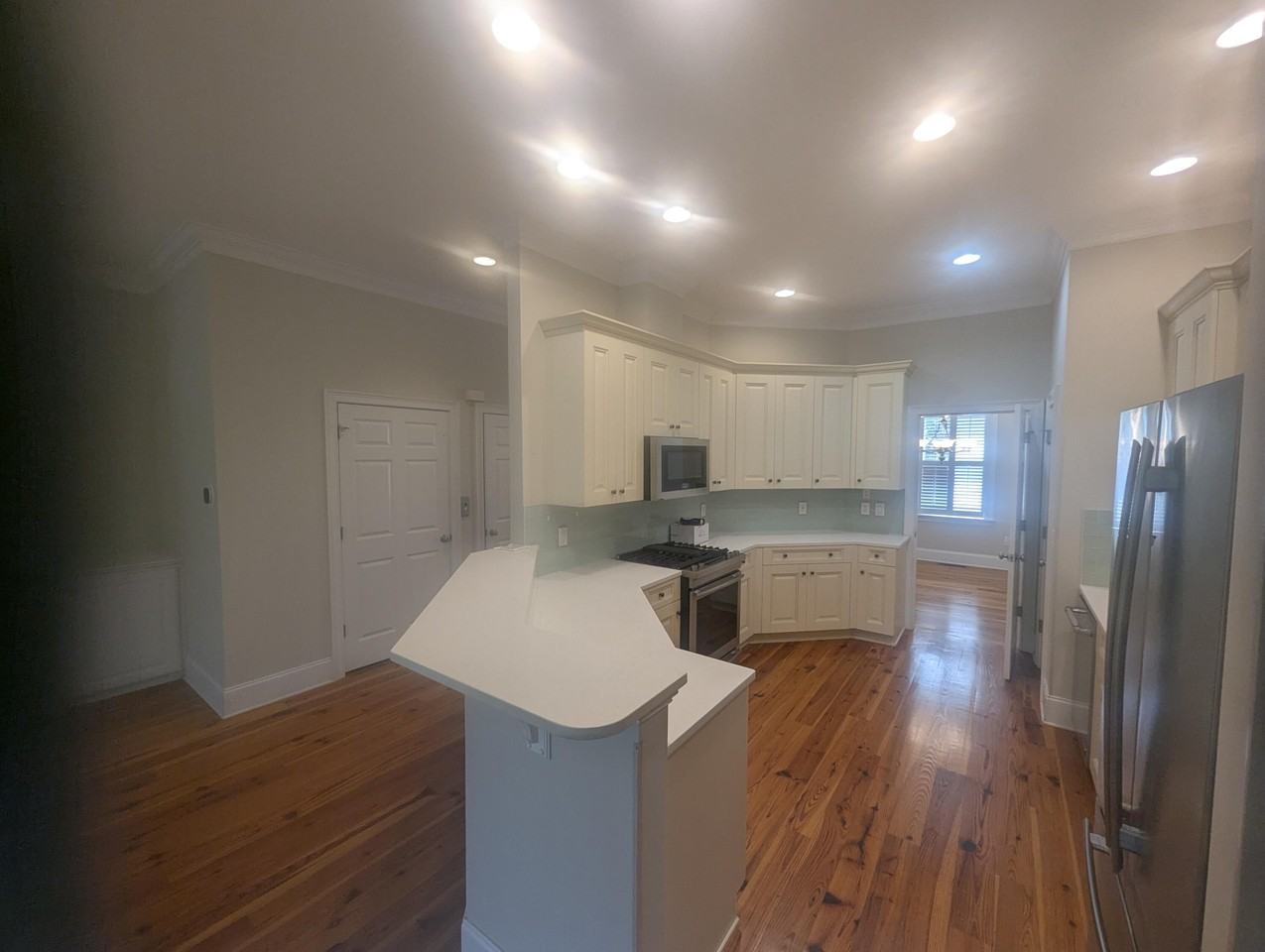 1887 Pierce St - Photo 6 of 48