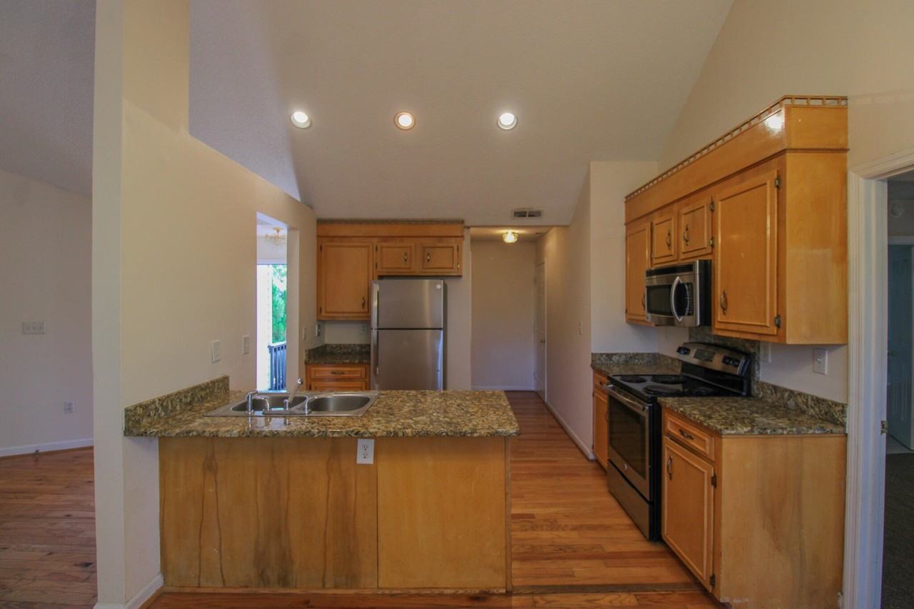 1522 Theresa Dr - Photo 7 of 23