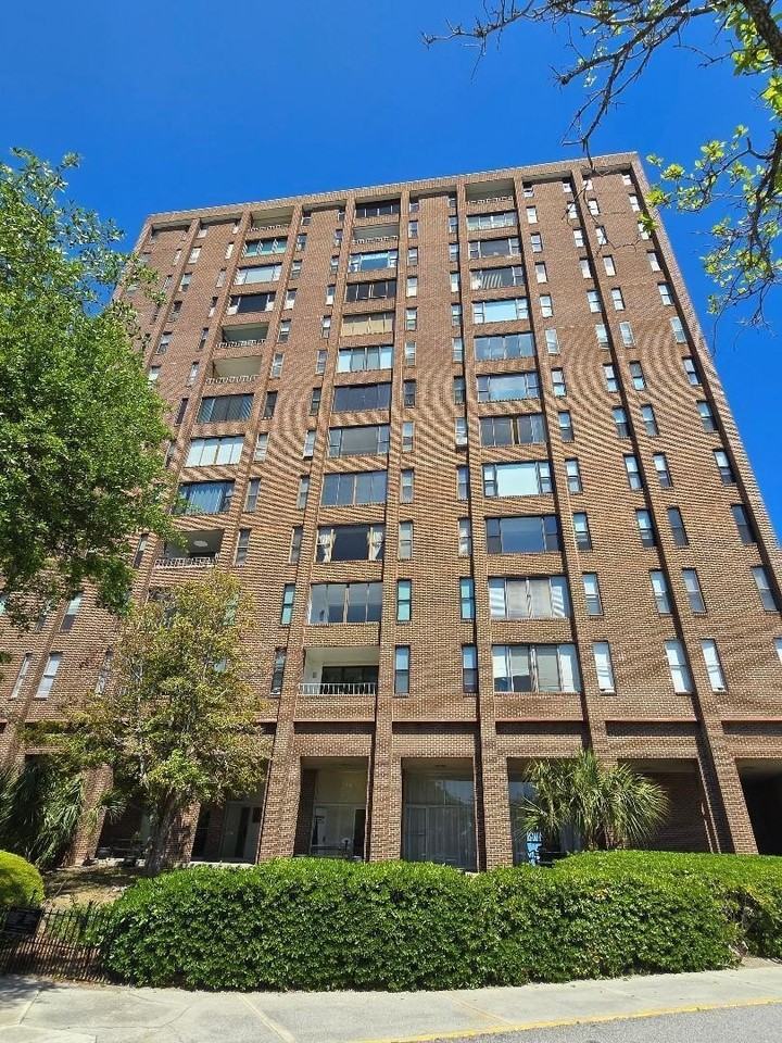 14 Lockwood Dr Apt 2e #2E