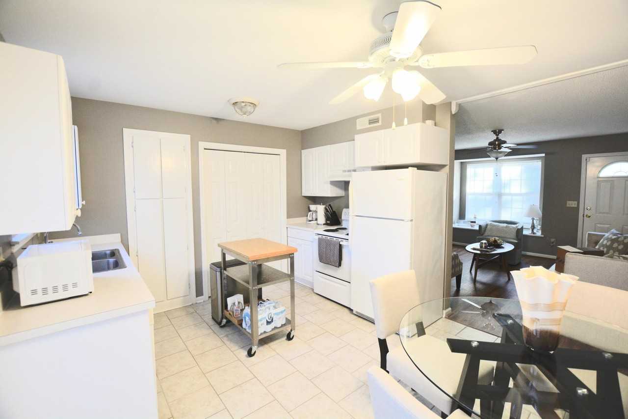 1423 Ashley River Rd Apt 2c #2C - Photo 7 of 16