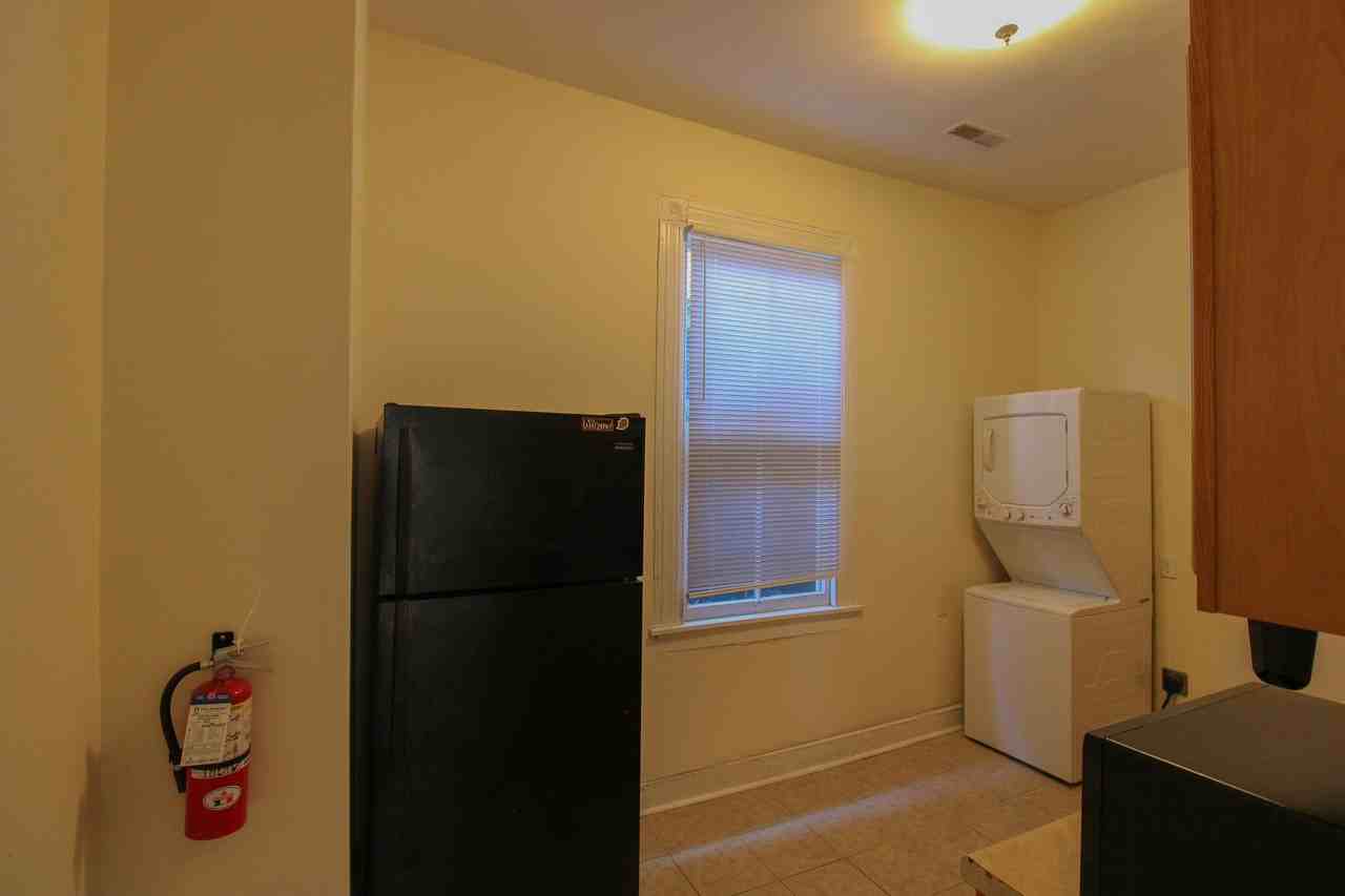 3 Woolfe St Apt B #B - Photo 4 of 10