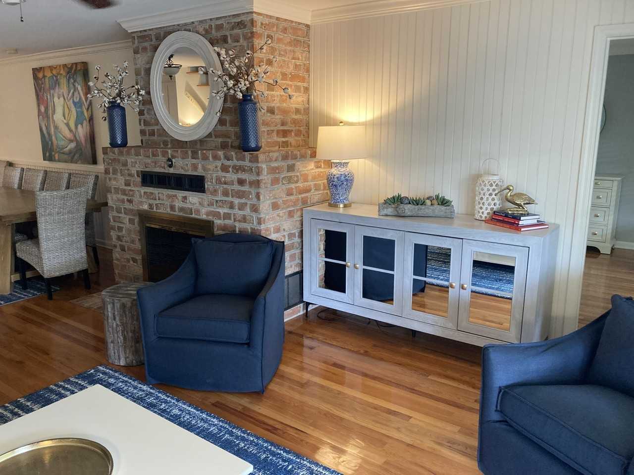 2108 Ion Ave - Photo 6 of 33