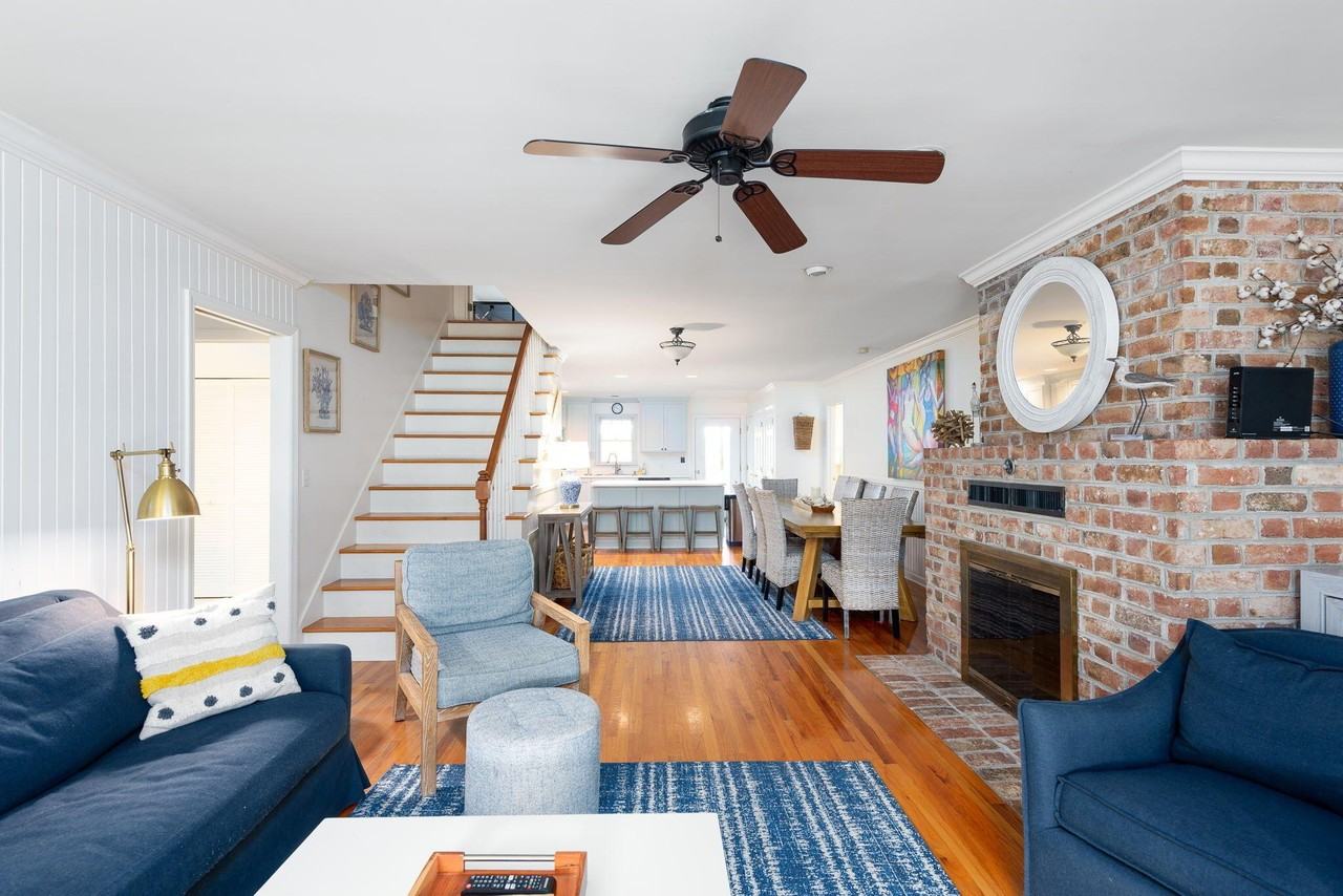 2108 Ion Ave - Photo 7 of 33