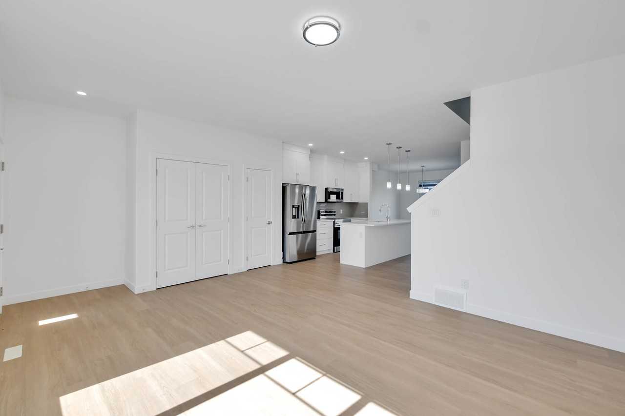 4 Renwyck Pl #1 - Photo 3 of 20