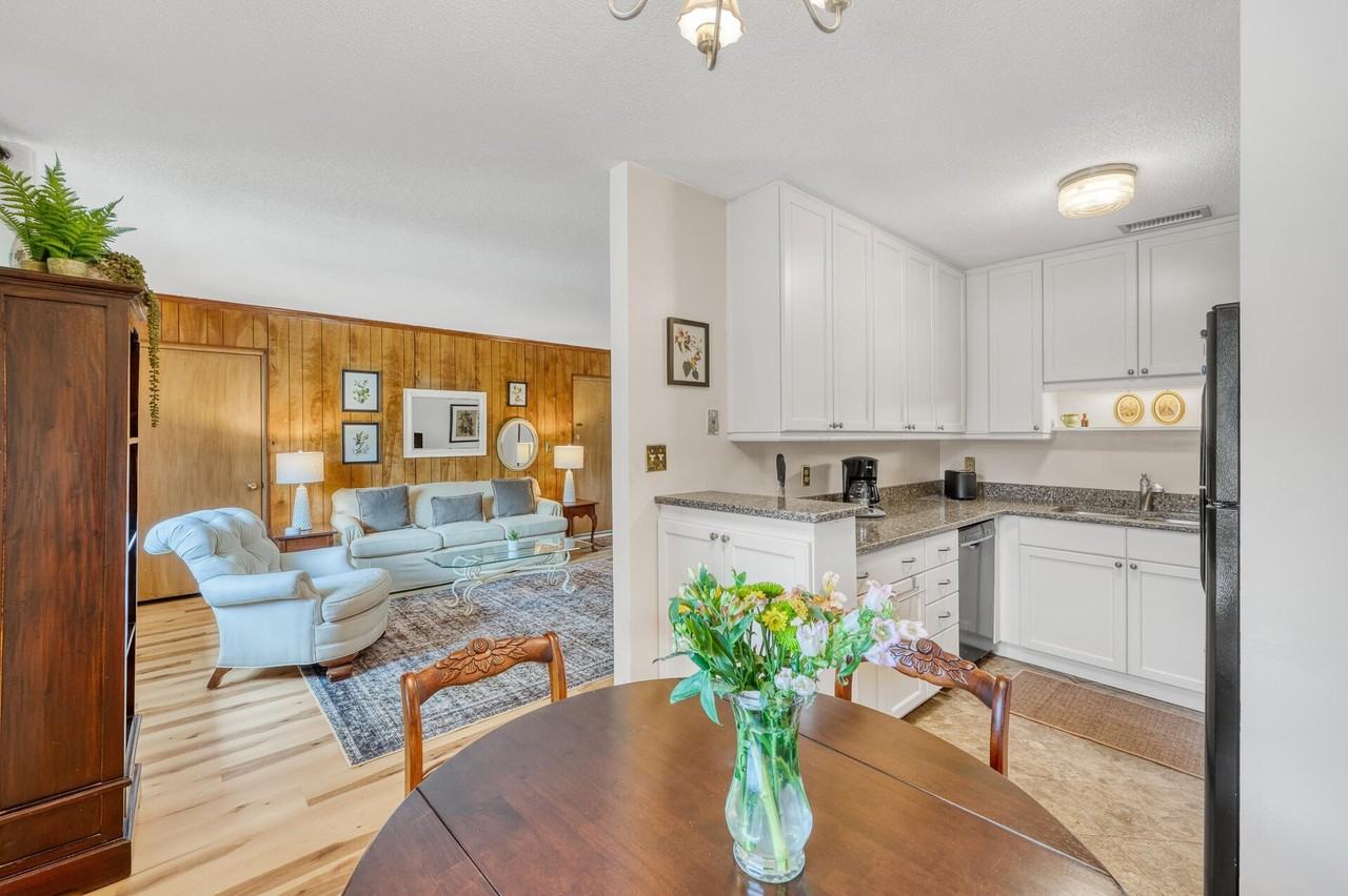 753 Ashdale Dr Apt 3a #3A - Photo 7 of 24