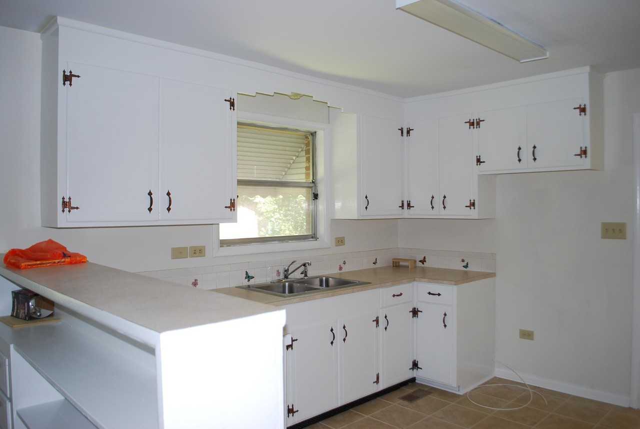 102 Magnolia St - Photo 2 of 11