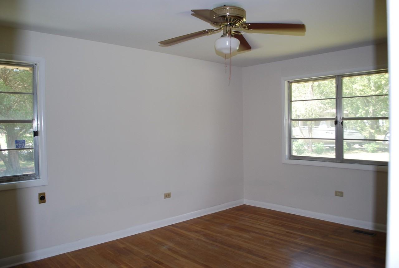 102 Magnolia St - Photo 6 of 11