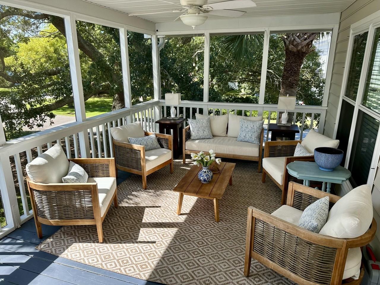 2402 Ion Ave - Photo 2 of 34