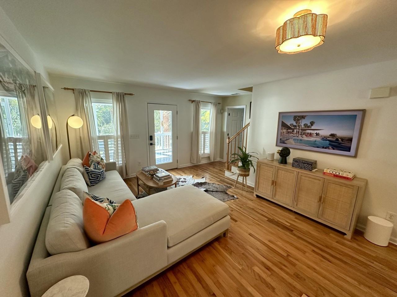 2402 Ion Ave - Photo 5 of 34