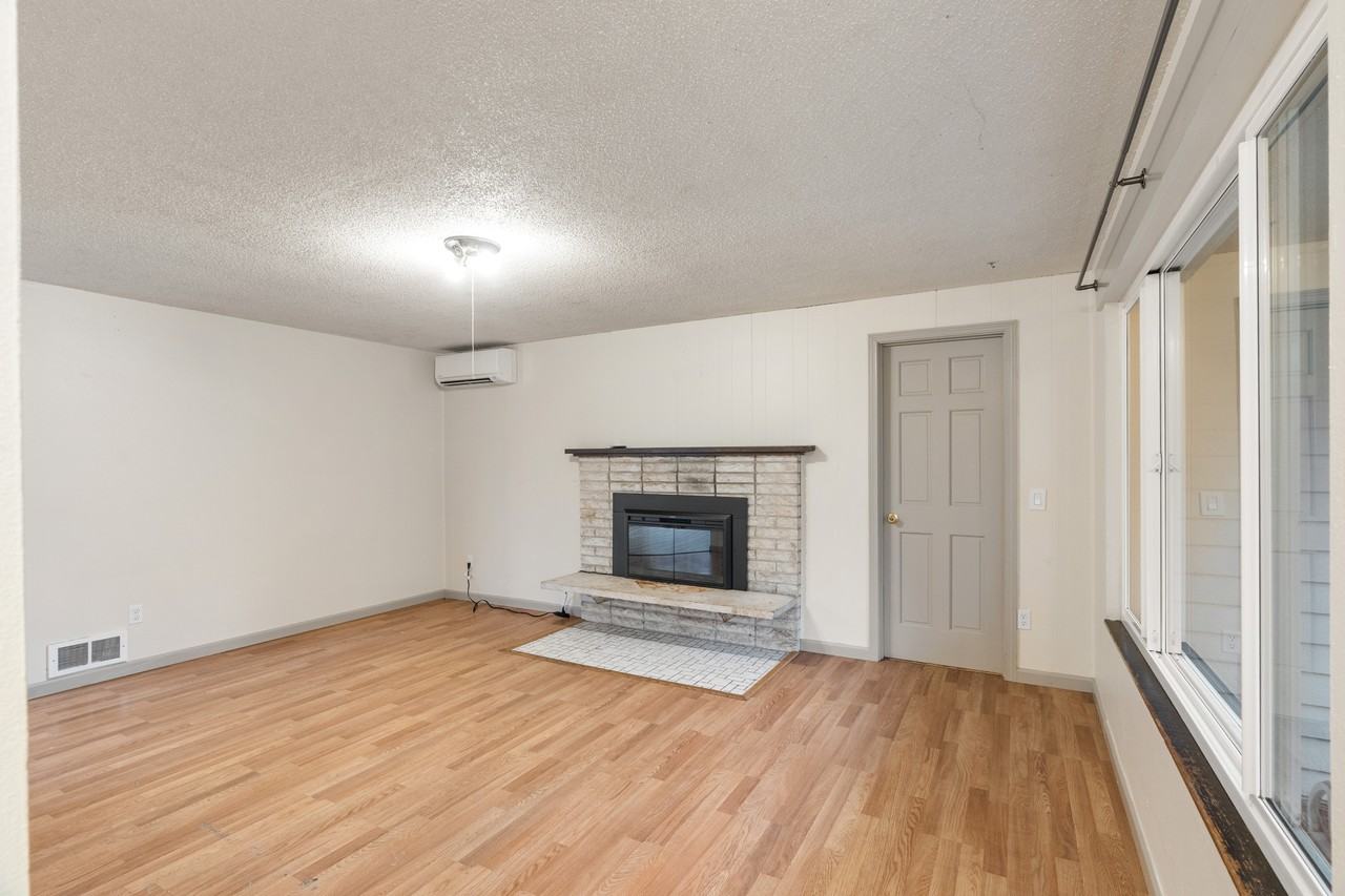 744 W Marcy Ave #1 - Photo 3 of 25