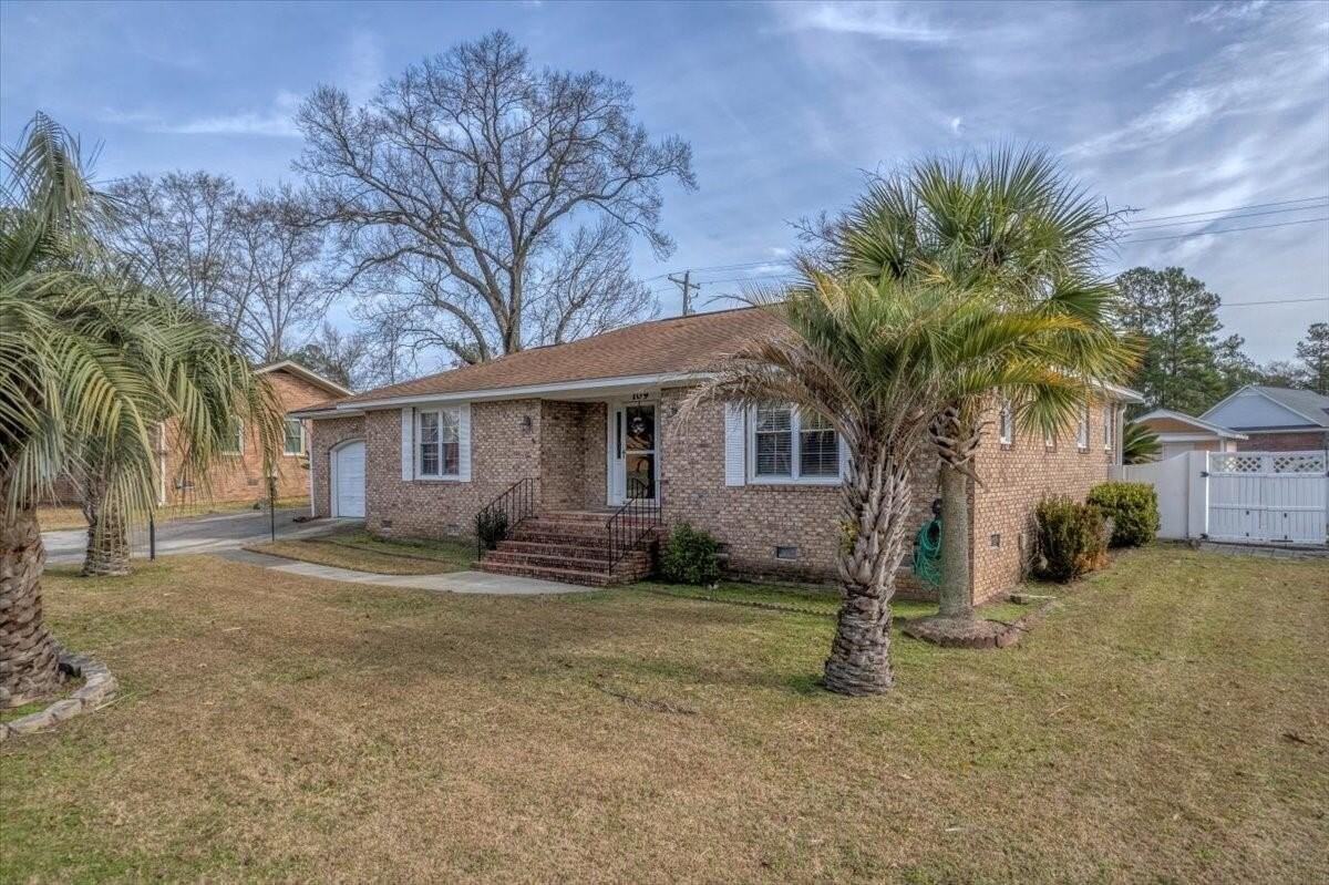 109 Swan Dr - Photo 2 of 35