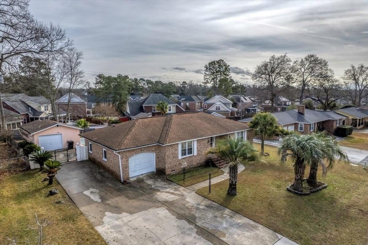 109 Swan Dr - Photo 3 of 35