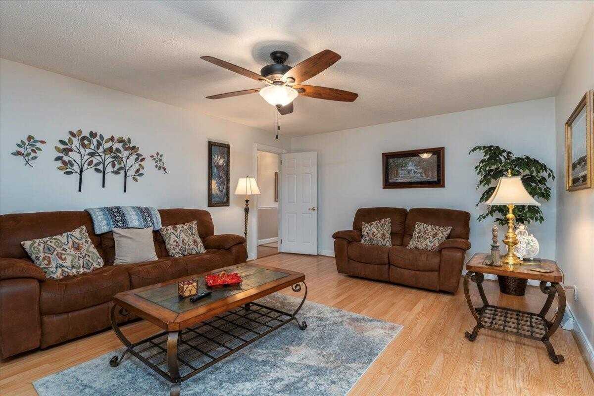 109 Swan Dr - Photo 7 of 35