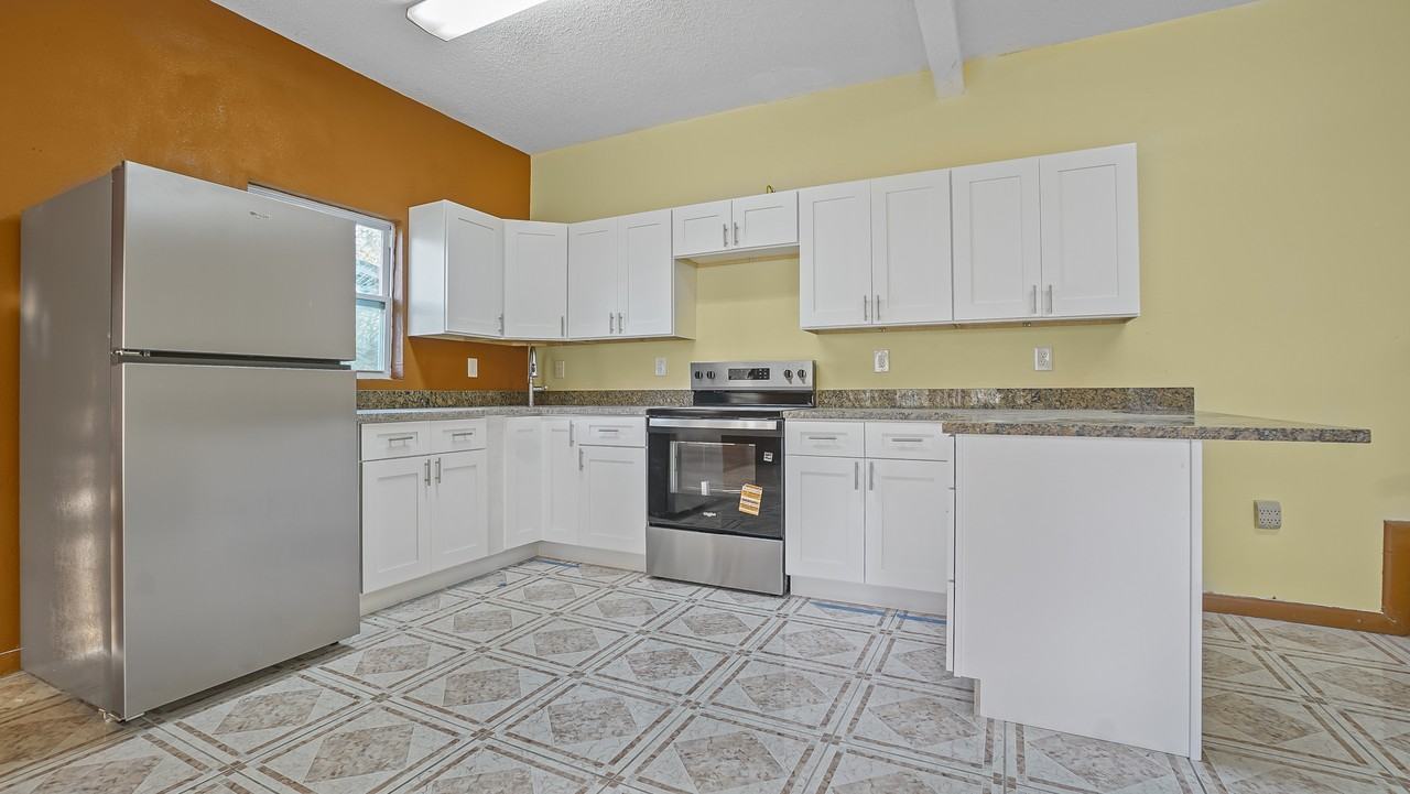 5717 Lawndale Rd #2 - Photo 4 of 13