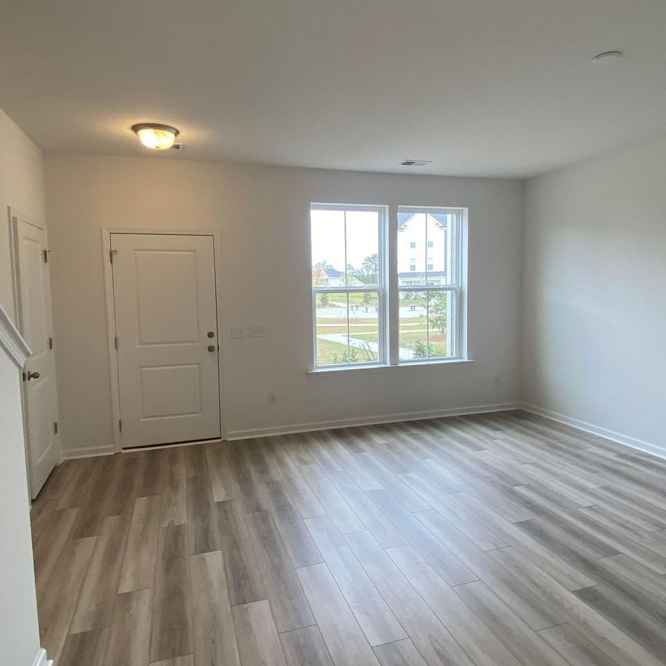 344 Herty Park Dr - Photo 2 of 15