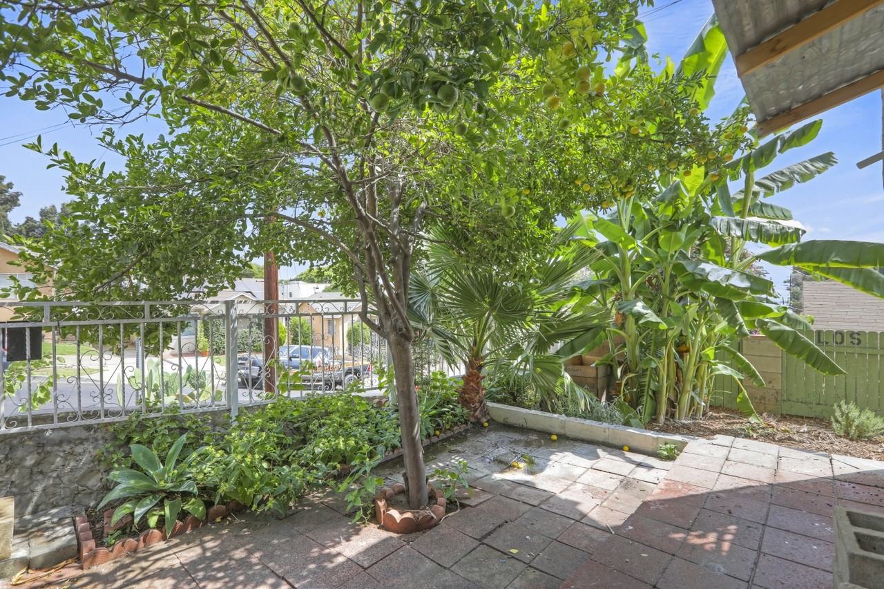 3220 East 6th Street - 6 - Pink #6PINKROOM - Photo 2 of 21