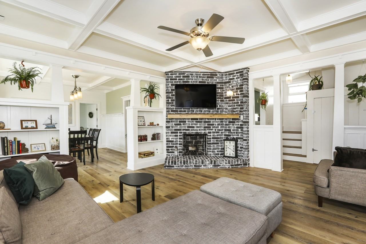 3220 East 6th Street - 6 - Pink #6PINKROOM - Photo 5 of 21