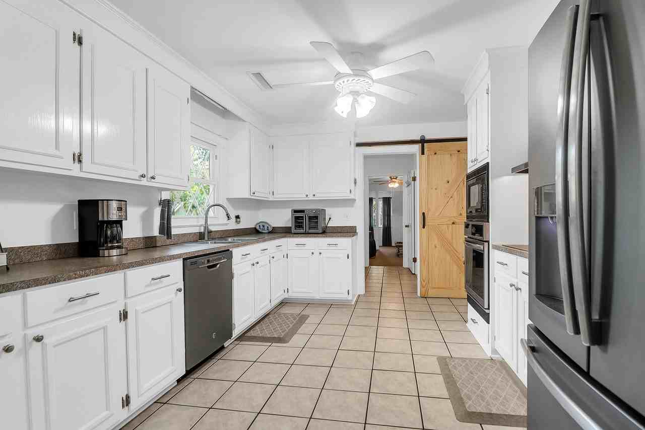 938 Regatta Rd - Photo 5 of 26