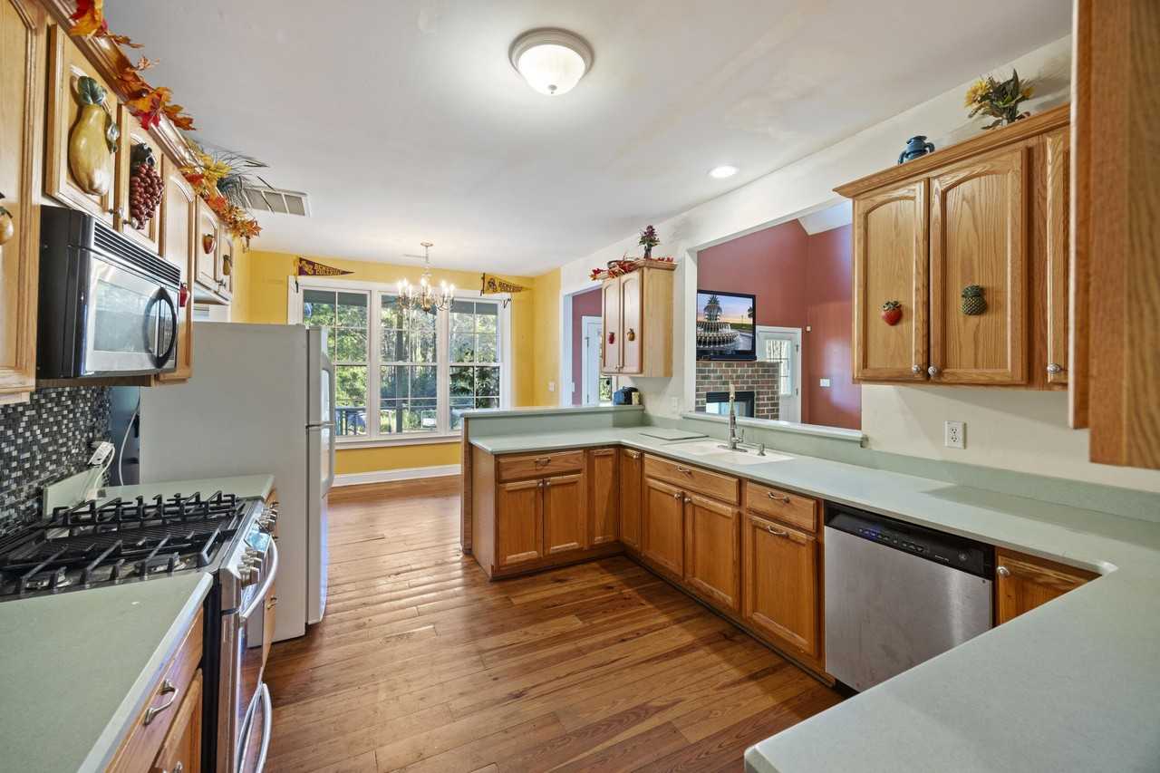 113 Twisted Oak Trl - Photo 3 of 38