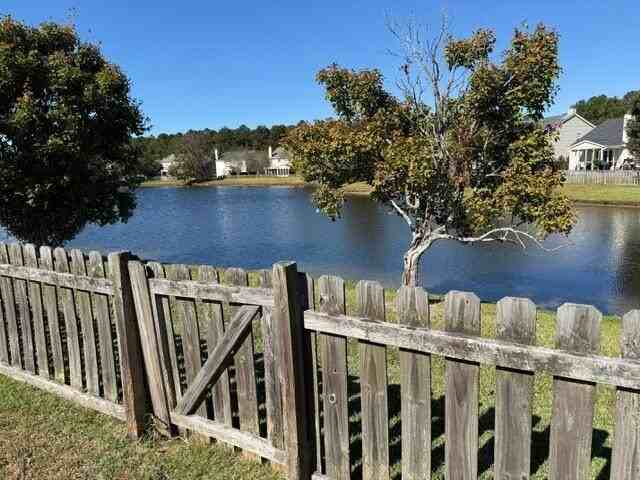 215 S Port Dr - Photo 3 of 18