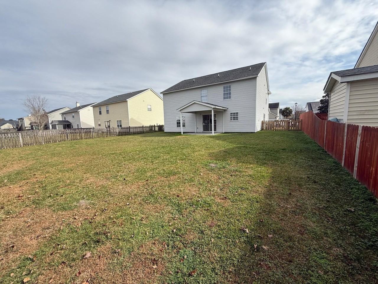 215 S Port Dr - Photo 5 of 18