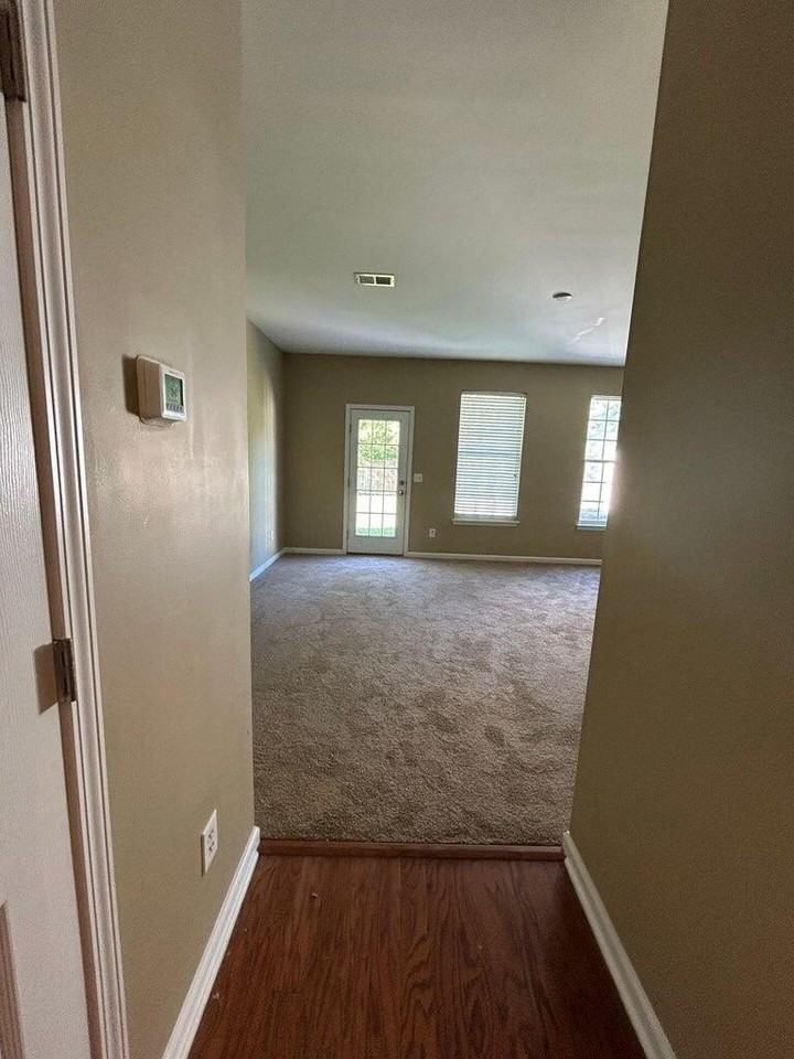 607 Hemingway Cir - Photo 5 of 16