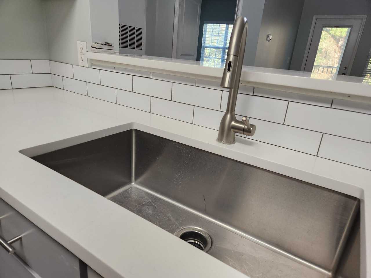 2021 Basildon Rd Unit 2021 #2021 - Photo 6 of 22