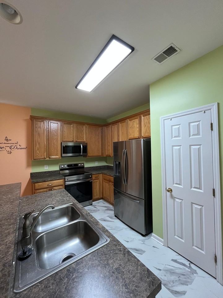 240 Westbrooke Rd - Photo 5 of 29