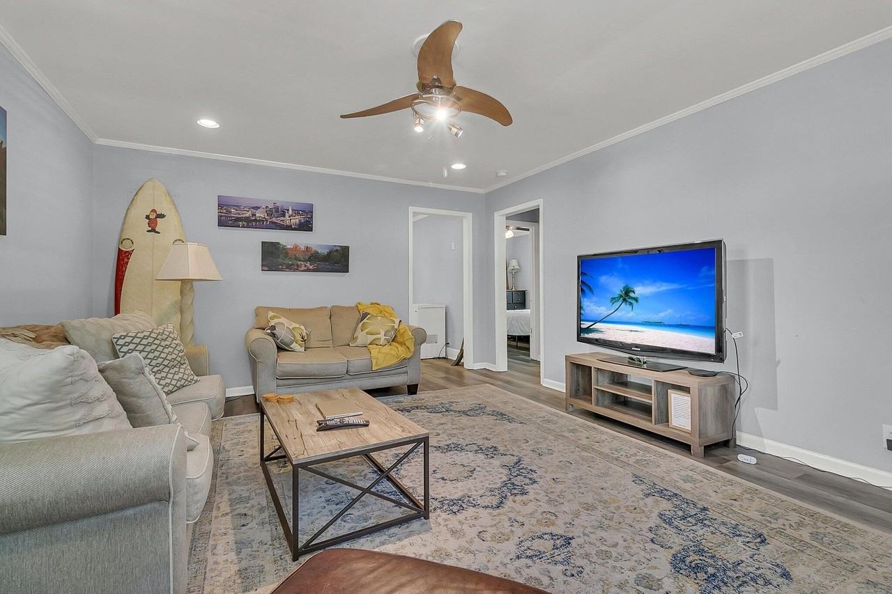 1442 Agatha St - Photo 6 of 23