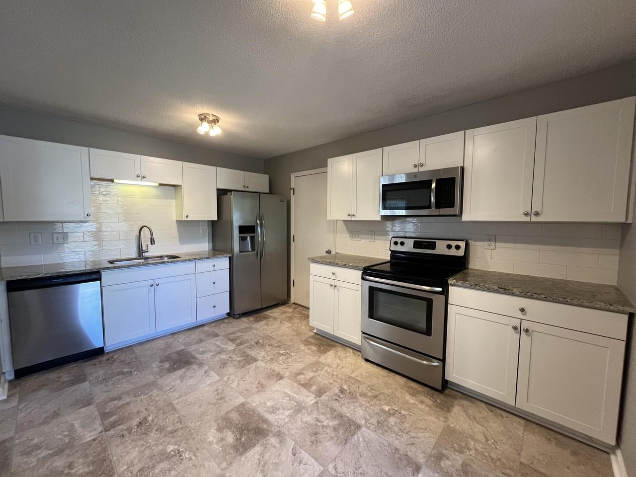 104 Sapling Ct - Photo 6 of 13