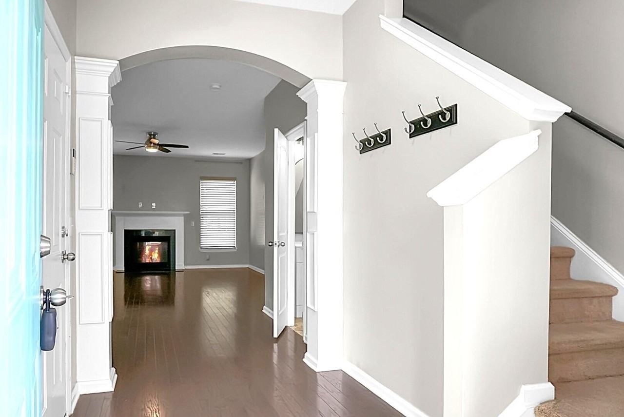 223 Alpine Rd - Photo 2 of 25