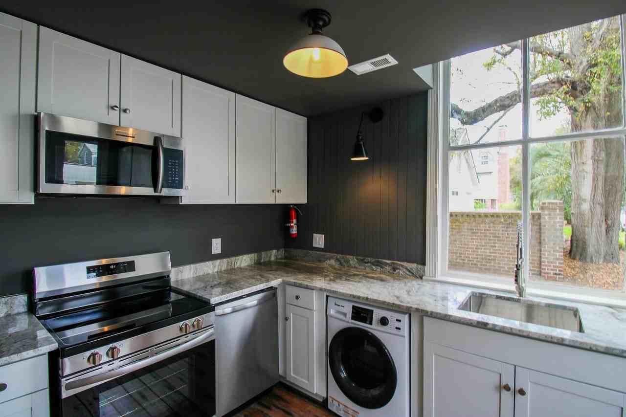 419 Whilden St Apt B #B - Photo 4 of 12