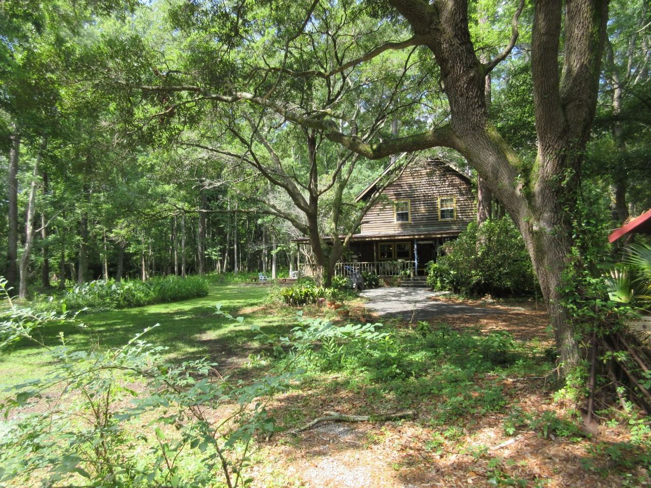 10043 N Carolina Rd - Photo 2 of 18